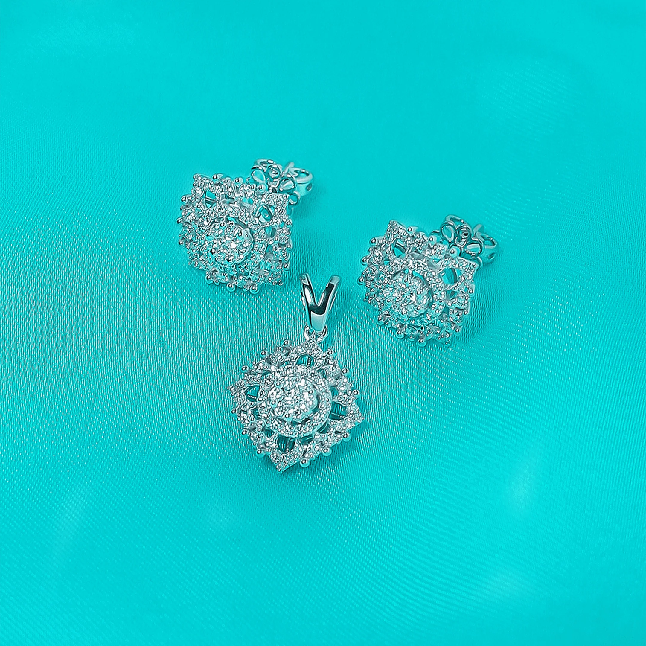 Cleome Pendant Set